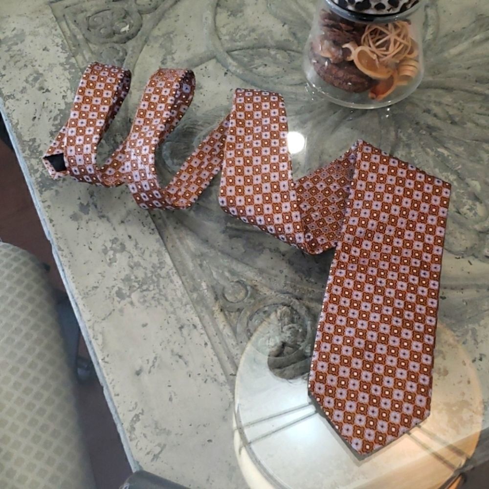 THE STONEHOUSE STUDIO HAND TAILORED TIE